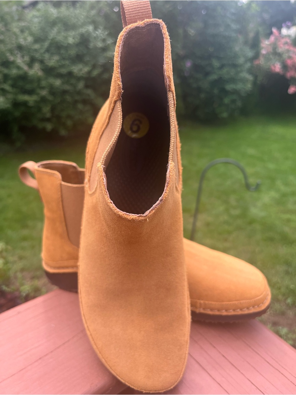 Chaco Paonia Chelsea BootsTan/Caramel - Ladies Slip-On Style Ankle Boots. NEW. 9